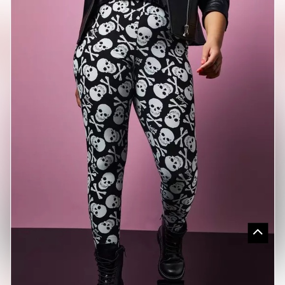 Torrid Betsey Johnson NWT skull leggings - Picture 3 of 7